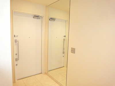 玄関ミラー。サイズデザインは自由に作成できます。